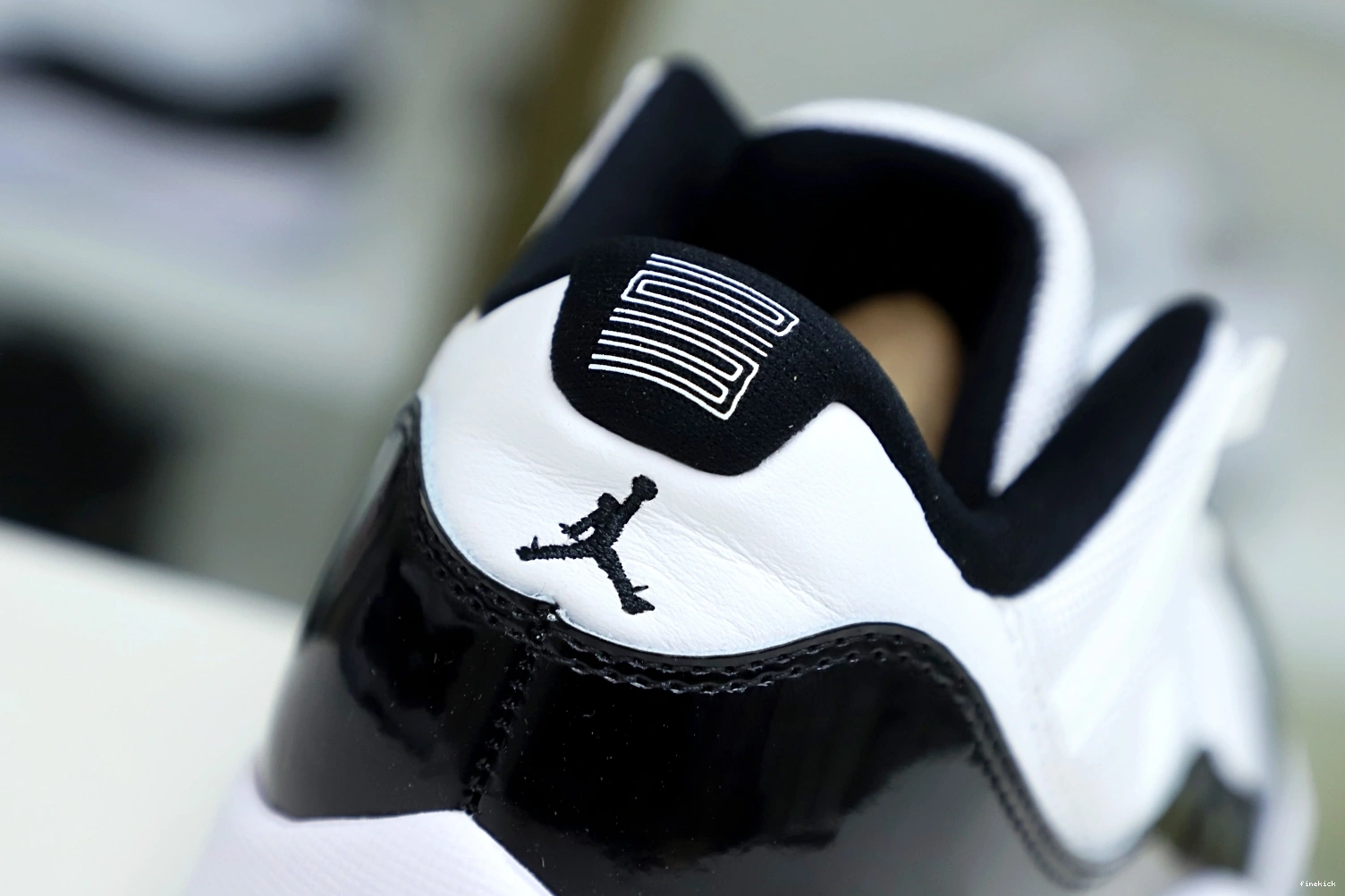 LOW AIR RETRO JORDAN 11 CONCORD 0315